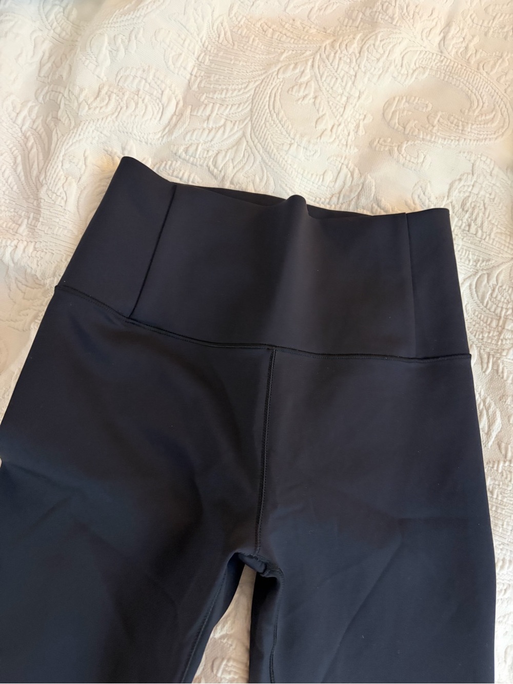 Vuori Black High-Rise Performance Leggings 3/4 length S - Picture 5 of 5
